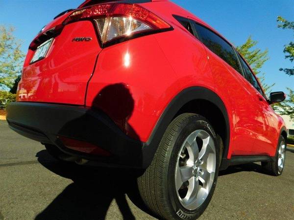 2017 Honda HR-V LX Crossover AWD / Backup Cam/ 1-OWNER/14,000 MILE... for sale in Portland, OR – photo 24