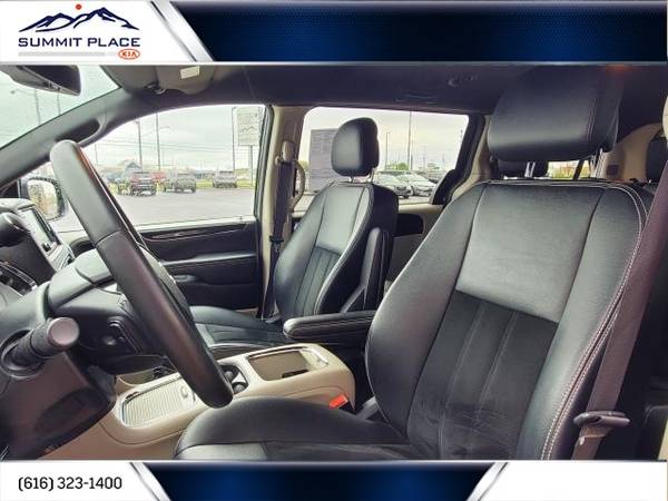 2017 Dodge Grand Caravan Black INTERNET SPECIAL! for sale in Grand Rapids, MI – photo 15