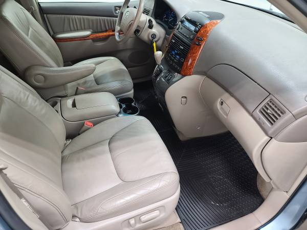 2010 Toyota Sienna XLE Seats 7! Moon! Heated Seats! DVD! 138k Mi! -... for sale in Suamico, WI – photo 8