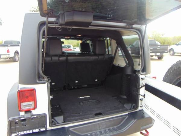 2015 Jeep Wrangler Unlimited Rubicon Hard Rock 4x4(CLEAN!) for sale in Devine, TX – photo 10