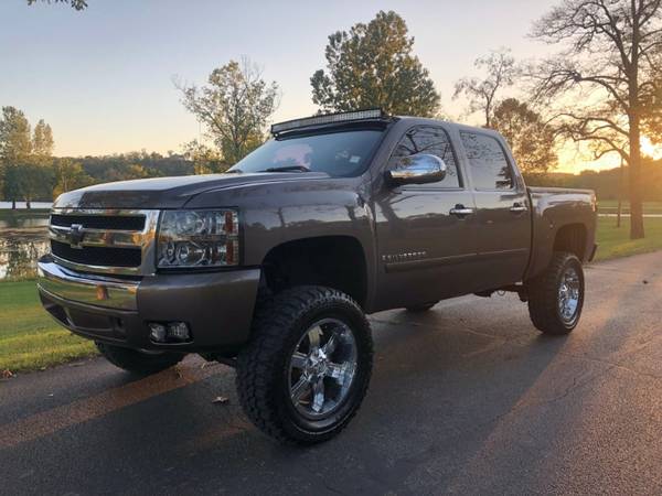 2007 Chevrolet Silverado 1500 LT Crew Cab 4WD LIFTED! for sale in Forsyth, MO – photo 4