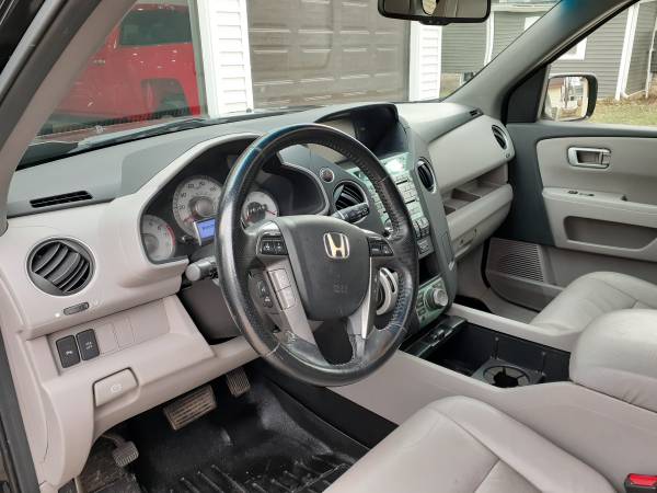 2011 Honda Pilot Touring - cars & trucks - by owner - vehicle... for sale in Pendleton, IN – photo 10