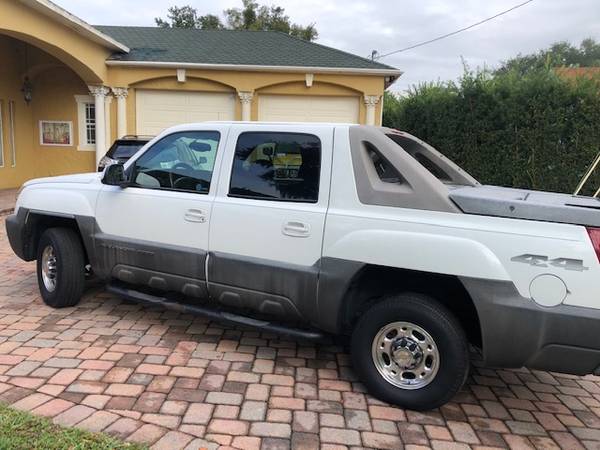 2004 Chevy Avalanche 2500 V8 4x4 Super Powerfull 8 1 Engine - cars & for sale in Casselberry, FL – photo 6
