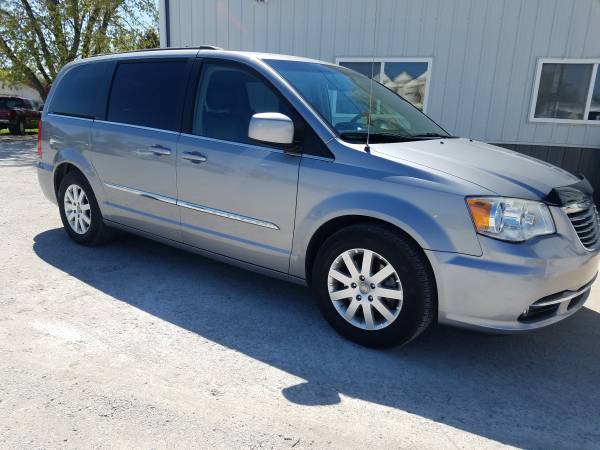 2014 CHRYSLER TOWN AND COUNTRY TOURING - - by dealer for sale in Cortland, NE – photo 3