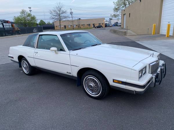 1985 Pontiac Grand prix 1 owner every option moonroof V8 all orig for sale in West Babylon, NY – photo 3