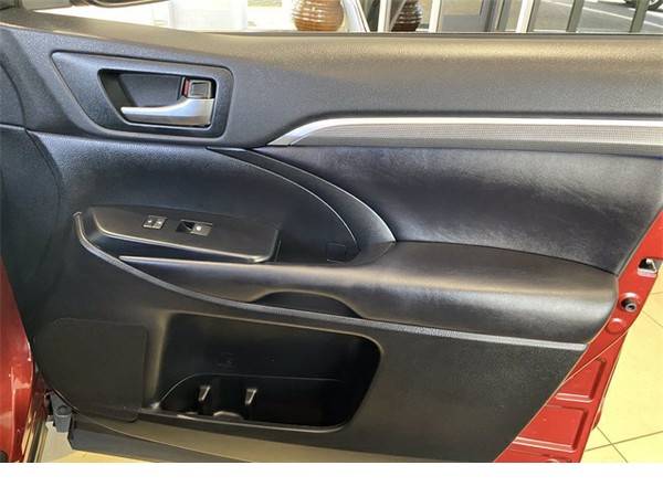 Used 2019 Toyota Highlander SE/8, 483 below Retail! - cars & for sale in Scottsdale, AZ – photo 13