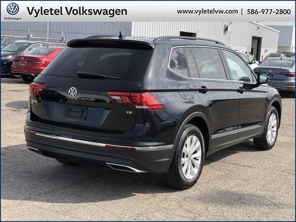 2018 Volkswagen Tiguan SUV 2 0T SE WITH MOONROOF - Volkswagen - cars for sale in Sterling Heights, MI – photo 3