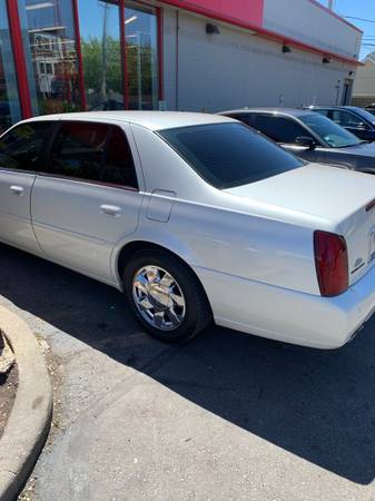 selling a 2001 Cadillac Deville dts for sale in Chicago, IL – photo 7