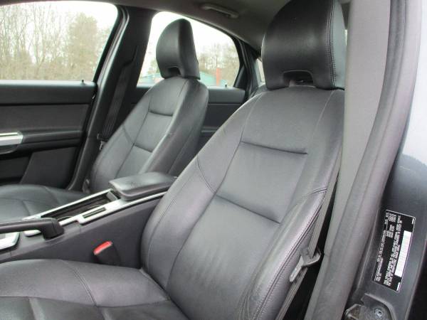 2011 Volvo S40 T5 Heated Leather Low Miles Sedan for sale in Brentwood, MA – photo 17