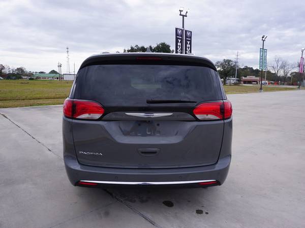 2020 Chrysler Pacifica Touring L FWD - - by dealer for sale in Plaquemine, LA – photo 7