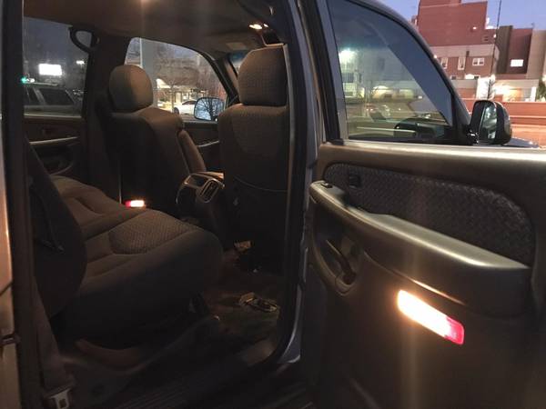2002 CHEVROLET AVALANCHE - cars & trucks - by dealer - vehicle... for sale in Kenosha, WI – photo 12