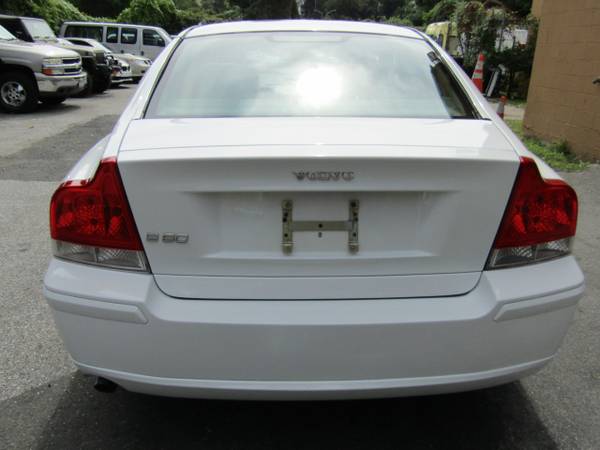 2005 Volvo S60 2.4L, Moonroof, Premium, Cold Pack, like new for sale in Yonkers, NY – photo 9