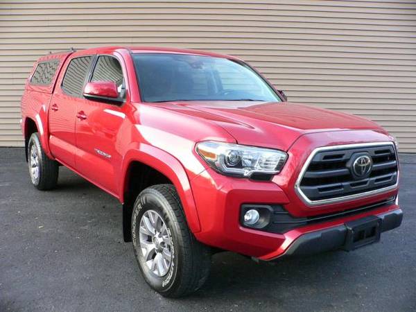 18 Toyota Tacoma Crew 4x4, Burgandy w/ matching cap, Clean! We... for sale in binghamton, NY – photo 4