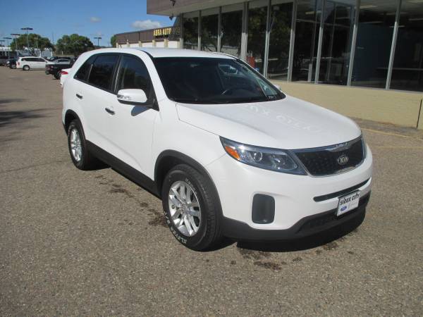 2014 Kia Sorento LX FWD - cars & trucks - by dealer - vehicle... for sale in Sioux City, IA – photo 7