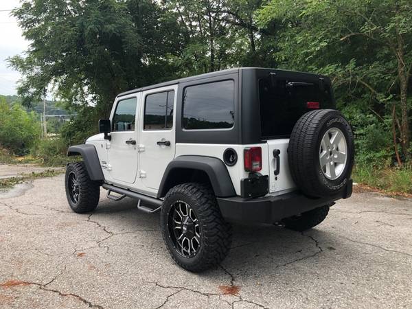 2018 Jeep Wrangler JK Unlimited Sport 4WD suv White for sale in Fayetteville, AR – photo 5