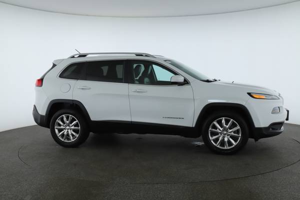 2014 Jeep Cherokee 4WD 4dr Limited - cars & trucks - by dealer -... for sale in Amityville, NY – photo 3