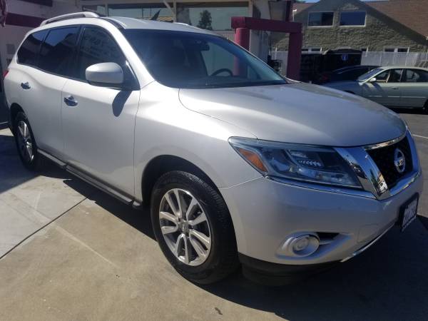///2013 Nissan Pathfinder//4x4//Bluetooth//Backup Camera//Must See/// for sale in Marysville, CA – photo 3