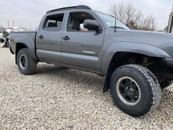 Tacoma 4x4 6 speed double cab - cars & trucks - by owner - vehicle... for sale in Fairfield, IA – photo 3