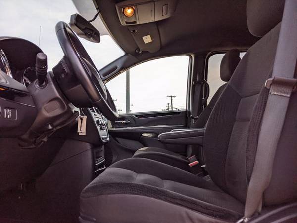 2018 Dodge Grand Caravan SE Plus SKU: JR202697 Mini-Van - cars & for sale in Waco, TX – photo 15