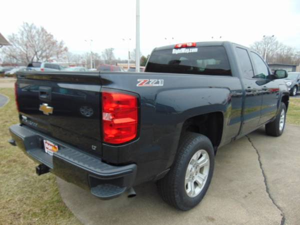 2017 Chevrolet Chevy Silverado 1500 - - by dealer for sale in Elkhart, IN – photo 16