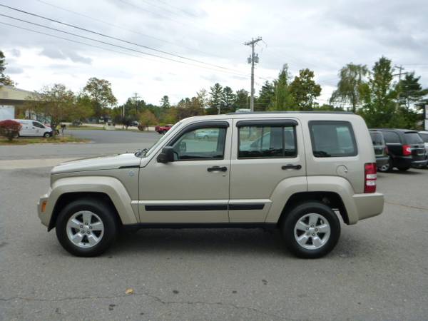 2011 JEEP PATRIOT 4X4 AUTOMATIC CLEAN RUNS/DRIVES GOOD GREAT LOW PRICE for sale in Milford, ME – photo 3