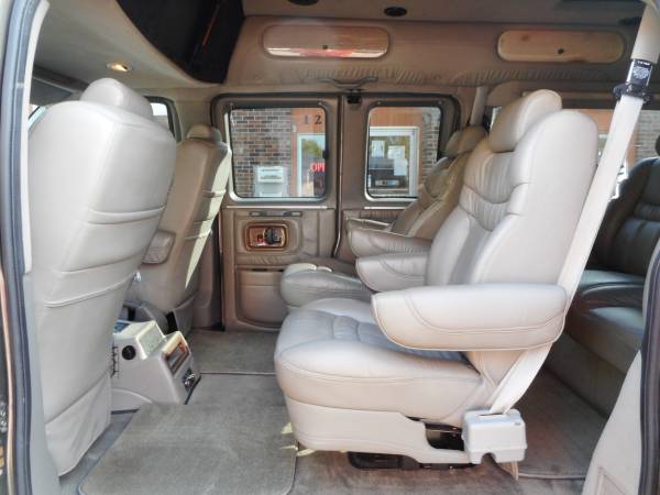 2006 GMC Savana Conversion Van - cars & trucks - by dealer - vehicle... for sale in Grand Forks, ND – photo 8
