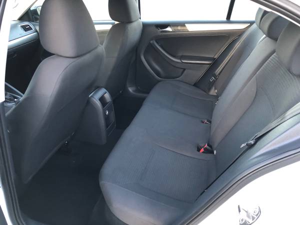 Gas Saver 15 VW Jetta Compact Sedan Excellent condition! White & for sale in Brooklyn, NY – photo 11
