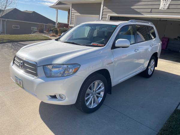 2008 Toyota Highlander - cars & trucks - by owner - vehicle... for sale in Sioux City, IA – photo 3