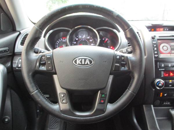 2013 Kia Sorento EX AWD, leather, roof, 3rd row seats,Clean Carfax -... for sale in Rowley, MA – photo 12