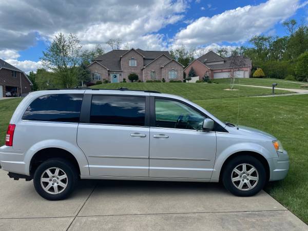 2012 Chrysler Town Country Wheelchair Handicap Mobility Rear Entry for sale in Bethel Park, PA – photo 5