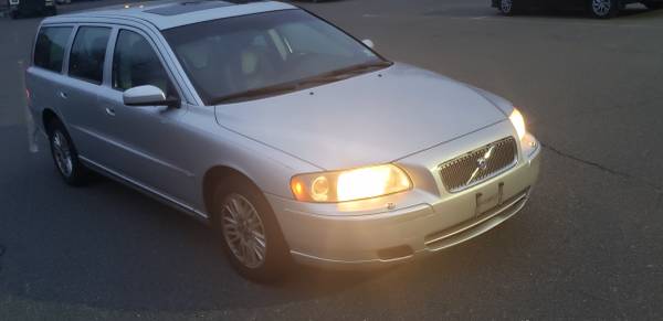 2005 VOLVO V70 WAGON 3RD ROW SEAT - cars & trucks - by owner -... for sale in Montclair, NJ – photo 7