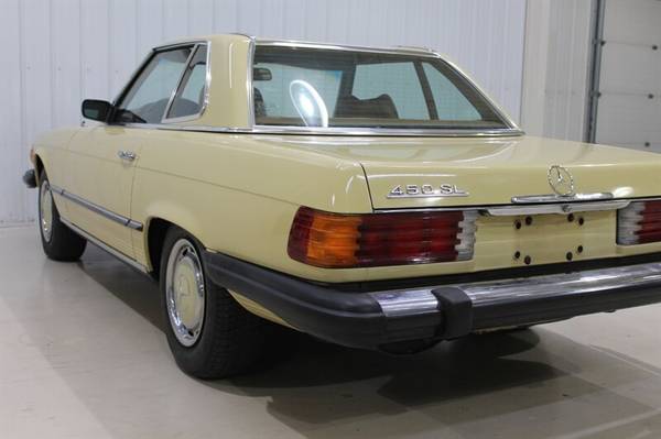 1974 Mercedes Benz 450SL - cars & trucks - by dealer - vehicle... for sale in Fort Wayne, IN – photo 12