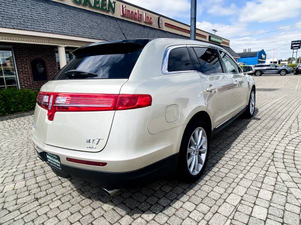 2010 Lincoln MKT Ecoboost - - by dealer - vehicle for sale in Bowling Green, MI – photo 8