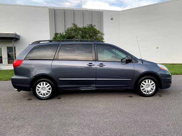 2008 Toyota Sienna LE! Clean! Cold A/C! 2 FL Owners! - cars & trucks... for sale in TAMPA, FL – photo 9