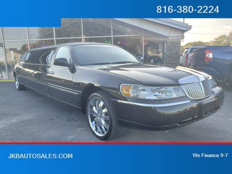 2000 Lincoln Town Car RWD Executive Sedan 4D Trades Welcome Financing for sale in Harrisonville, MO – photo 11