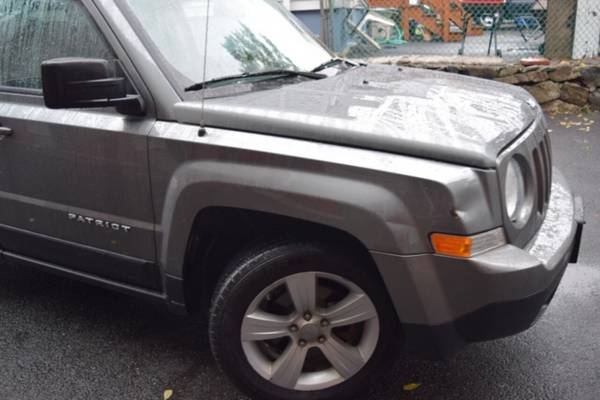 *2012* *Jeep* *Patriot* *Latitude 4dr SUV* - cars & trucks - by... for sale in Paterson, PA – photo 10
