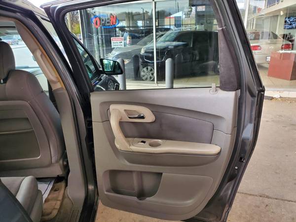 2009 CHEVROLET TRAVERSE - cars & trucks - by dealer - vehicle... for sale in MILWAUKEE WI 53209, WI – photo 17