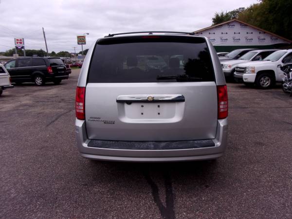 2008 Chrysler Town and Country Touring for sale in Mondovi, WI – photo 7