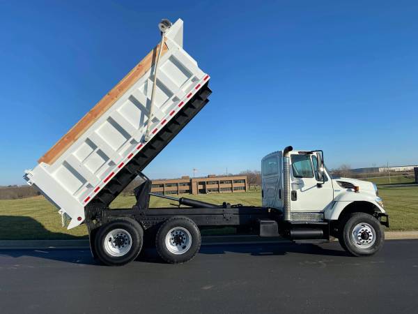 2009 INTERNATIONAL TANDEM DUMP WITH ONLY 46K ORIGINAL MILES WOW! -... for sale in Saint Joseph, MO – photo 13
