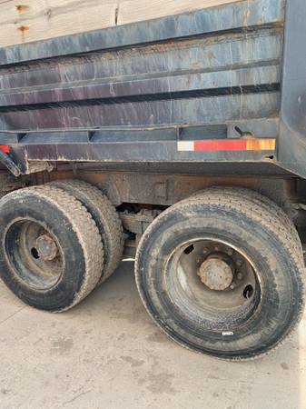 1994 Volvo Tandem Axle Dump for sale in Cleveland, OH – photo 7