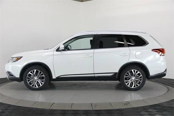 2017 Mitsubishi Outlander SEL 4x4 4WD SUV - cars & trucks - by... for sale in Beaverton, OR – photo 4