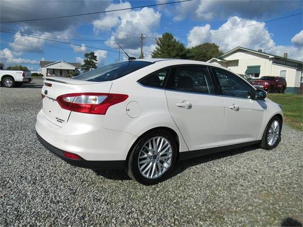 2014 FORD FOCUS TITANIUM, White APPLY ONLINE-> BROOKBANKAUTO.COM!! -... for sale in Summerfield, NC – photo 9