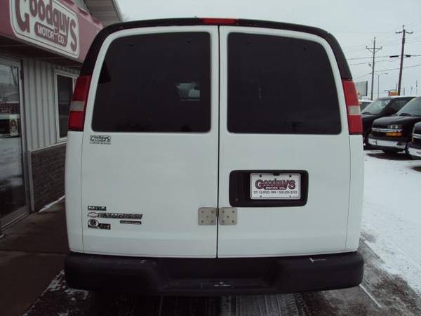 2011 Chevrolet Express Passenger 2500 135 1LS 4X4 QUIGLEY 12... for sale in waite park, ND – photo 2