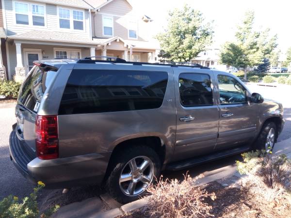 Suburban with 18K miles on new Engine - cars & trucks - by owner -... for sale in Colorado Springs, CO – photo 7