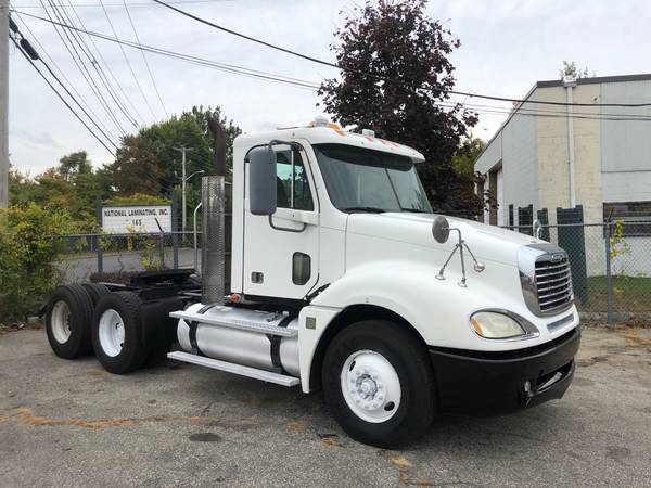 2008 Freightliner Columbia Tandem Daycab Tractor Truck #7442 for sale in East Providence, RI – photo 3