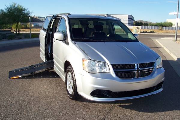 2012 Dodge Grand Caravan SXT Wheelchair Handicap Mobility Van Best Buy for sale in Phoenix, AZ – photo 4