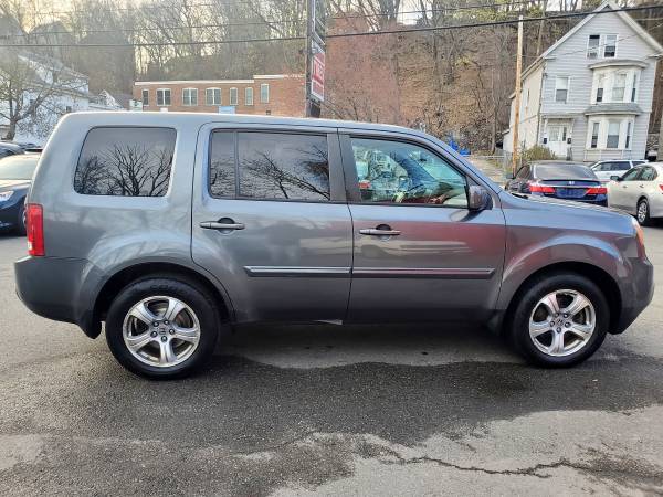 Do you have a big Family? You need this 2012 Pilot EX leather, roof for sale in Haverhill, MA – photo 8