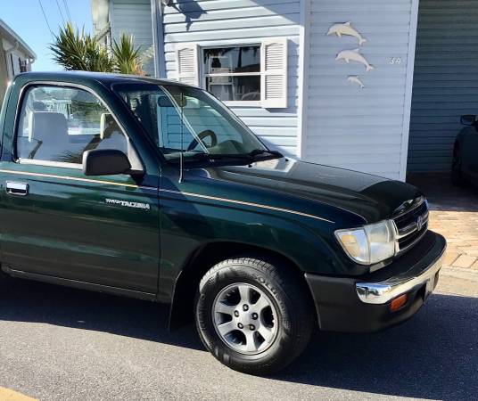 TOYOTA TACOMA SPORT! Excellent Condition Inside & Out! Clean Car for sale in Venice, FL – photo 2