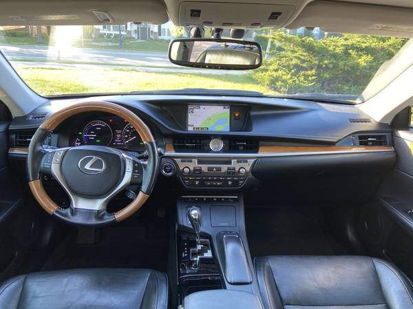 Lexus ES 300h for sale in Glenview, IL – photo 8
