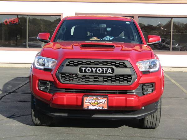 2017 Toyota Tacoma TRD Sport 4x4 - Low Miles! - cars & trucks - by... for sale in New Glarus, WI – photo 7